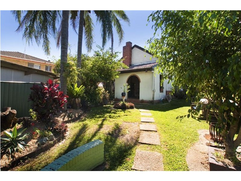 9 Pinewood Street, Redcliffe QLD 4020