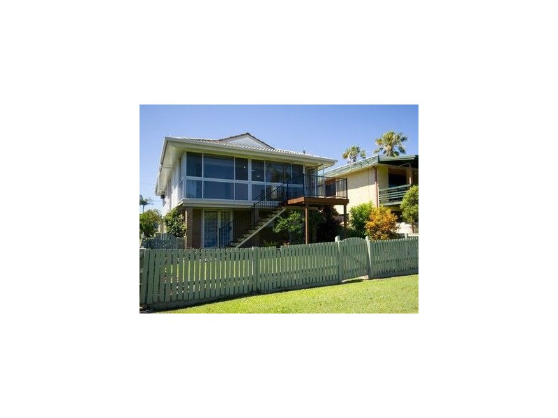 6 View Street, Woody Point QLD 4019