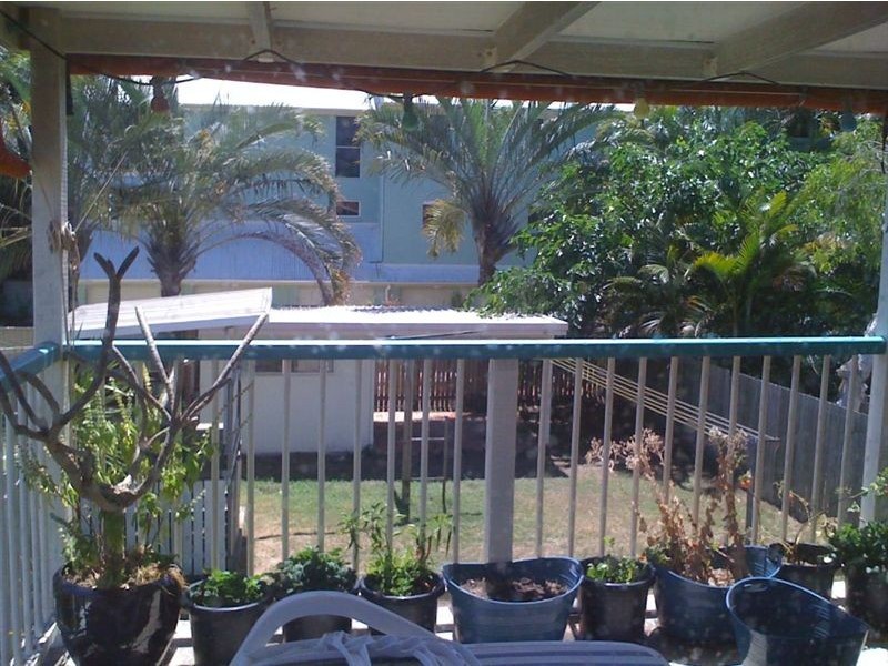 2 Warde Street, Scarborough QLD 4020