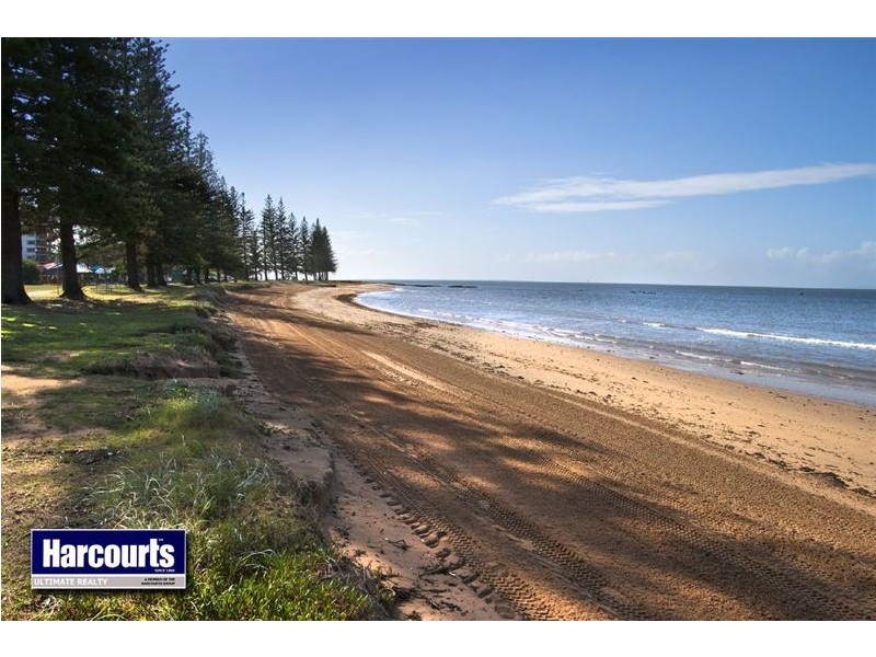 15 Landsborough Avenue, Scarborough QLD 4020