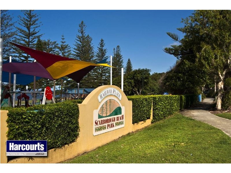 15 Landsborough Avenue, Scarborough QLD 4020