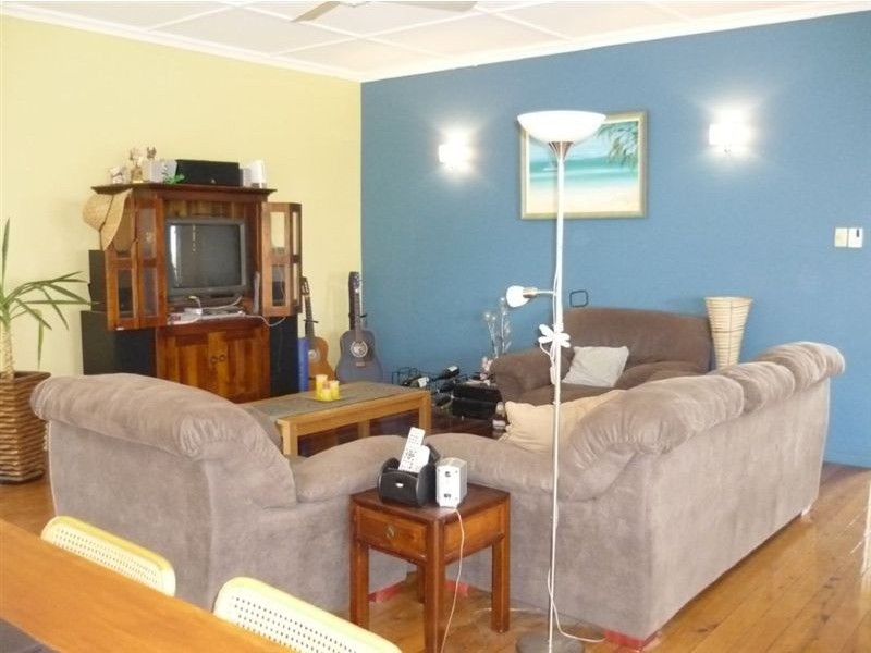 67 Nash Street, Sandgate QLD 4017