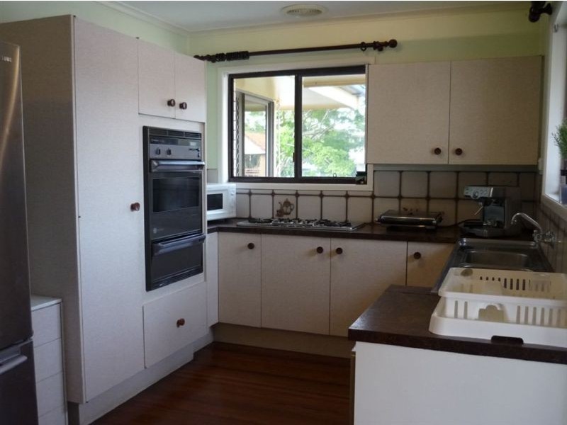 17 Brennan Road, Scarborough QLD 4020