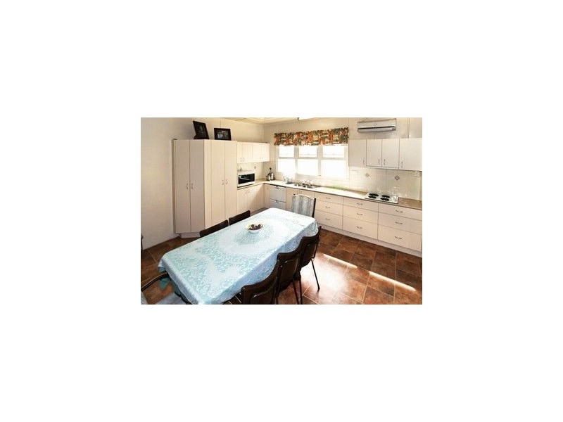 25 Michel Road, Scarborough QLD 4020