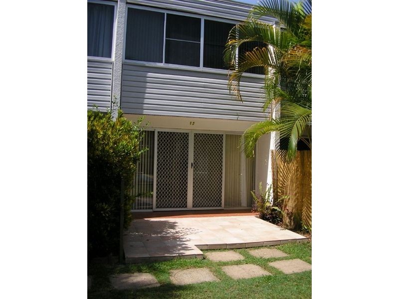 13/2a Moffat, Scarborough QLD 4020