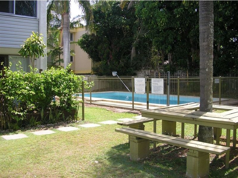 13/2a Moffat, Scarborough QLD 4020