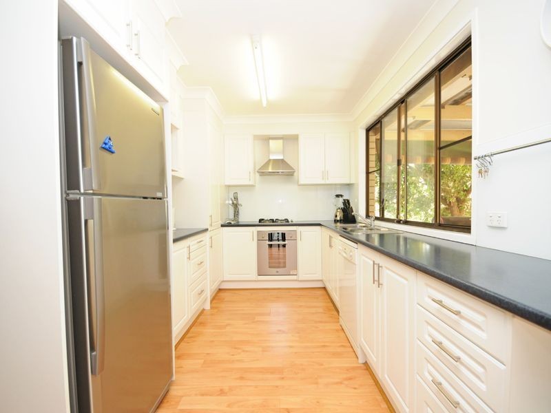 5 Streeton Court, Rothwell QLD 4022