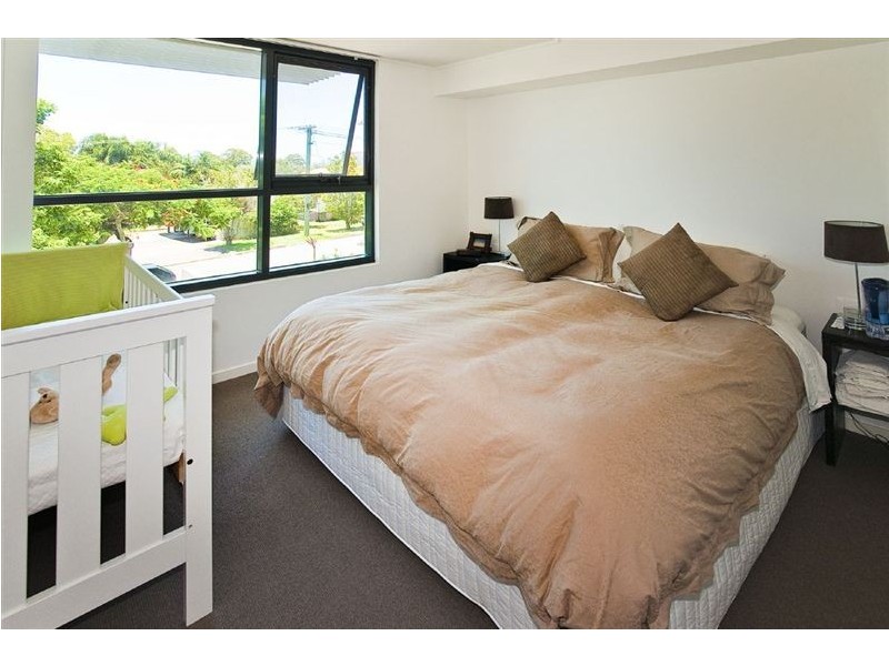 102/25 Dix Street, Redcliffe QLD 4020