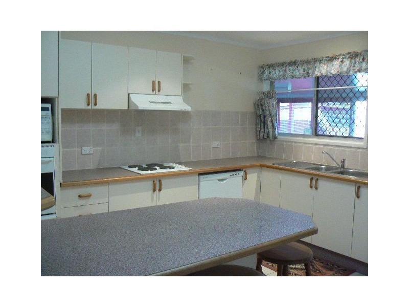 52 Shea Street, Scarborough QLD 4020