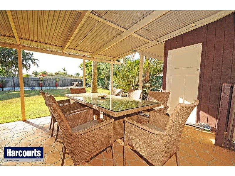 13 Grace Street, Scarborough QLD 4020