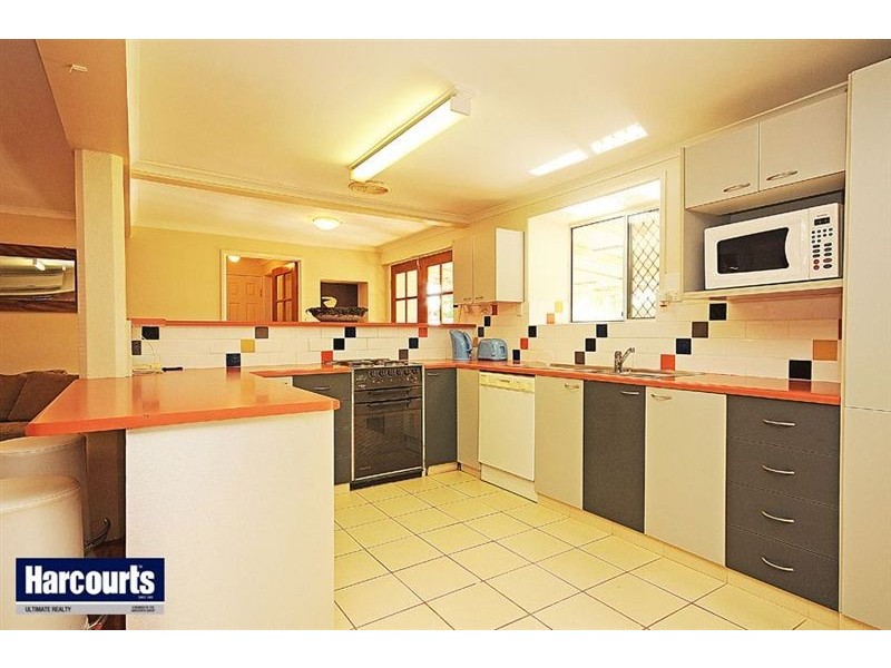 13 Grace Street, Scarborough QLD 4020