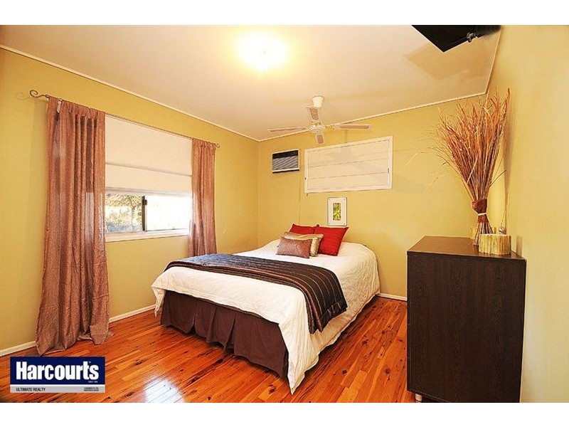 13 Grace Street, Scarborough QLD 4020