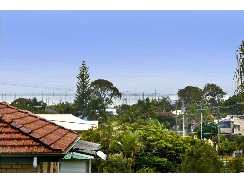 35 Palmtree Avenue, Scarborough QLD 4020