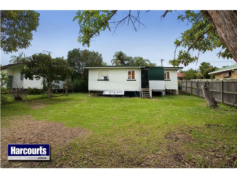 18 Tainton Street, Clontarf QLD 4019