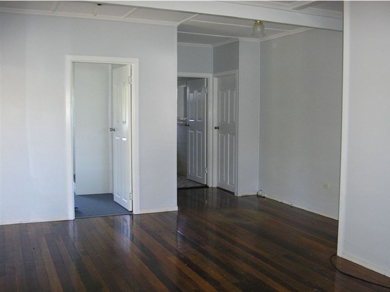 2 McLennan Street, Woody Point QLD 4019