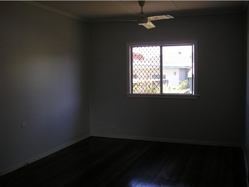 2 McLennan Street, Woody Point QLD 4019