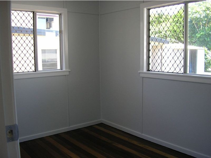 2 McLennan Street, Woody Point QLD 4019