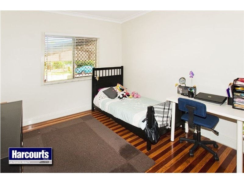 1 Inglis Street, Woody Point QLD 4019