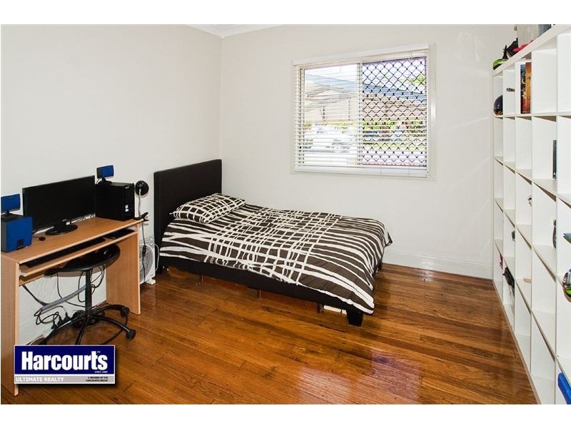 1 Inglis Street, Woody Point QLD 4019