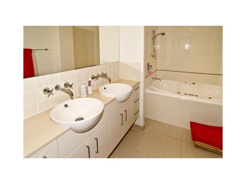 13/5 Lilla Street, Woody Point QLD 4019