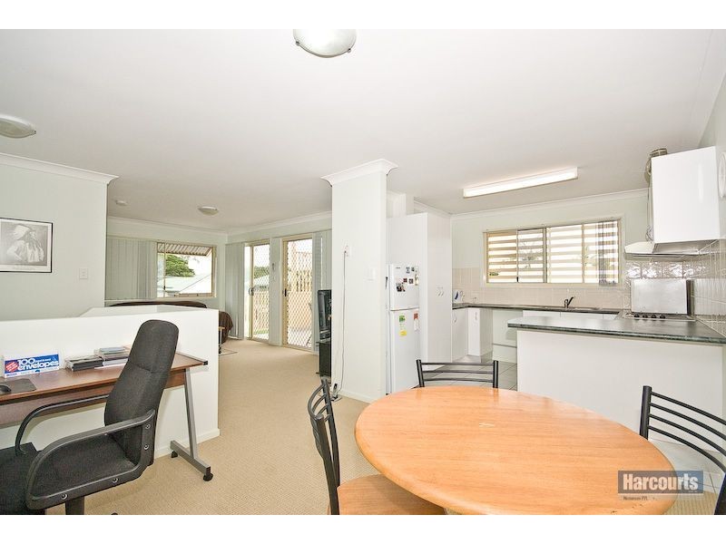 1/27 Steven Street, Redcliffe QLD 4020
