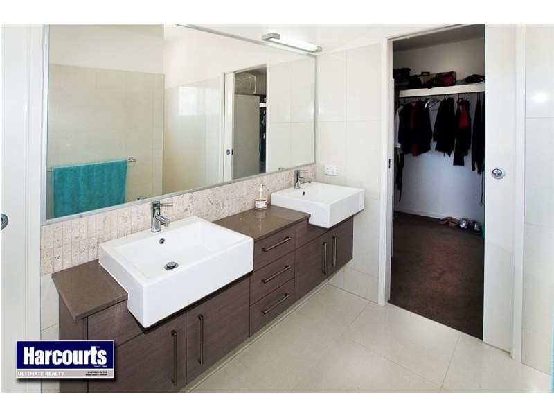 17 Freya Court, Newport QLD 4020