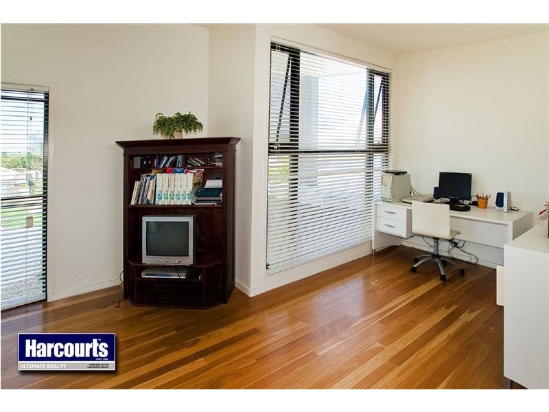17 Freya Court, Newport QLD 4020