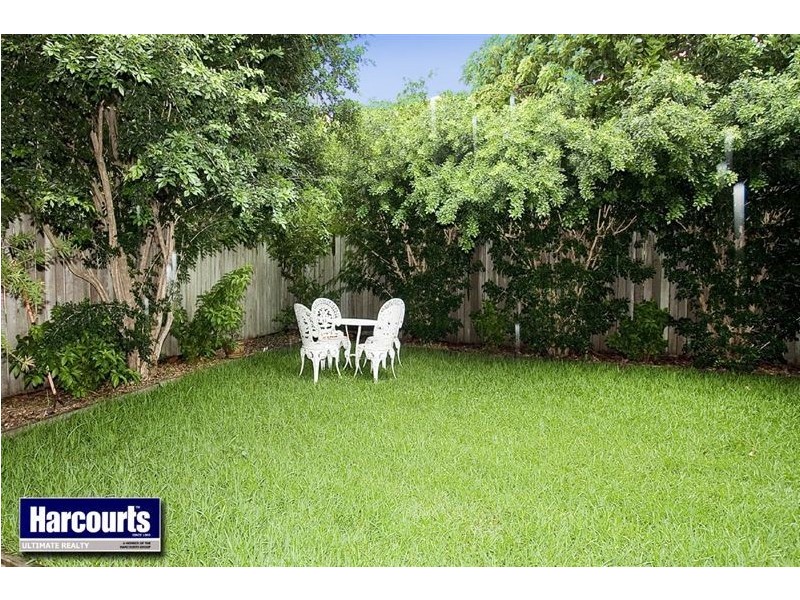 7 Third Avenue, Scarborough QLD 4020