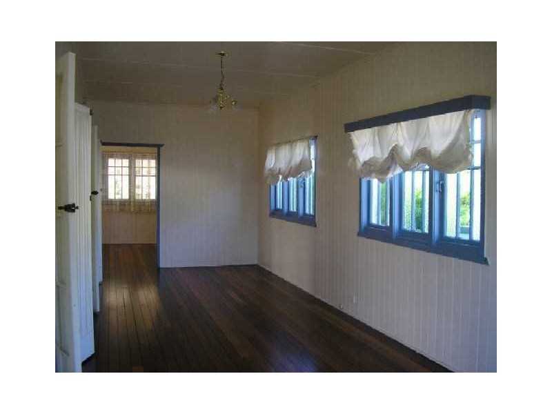 18 Caroline Street, Woody Point QLD 4019