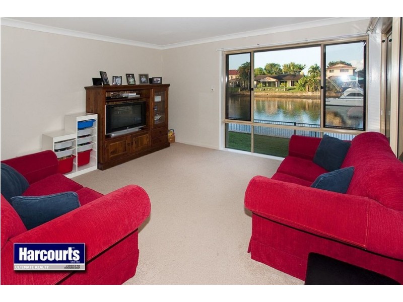 8 Ranger Court, Newport QLD 4020