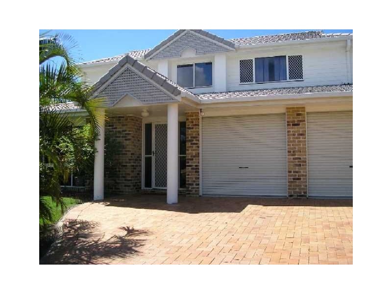 6 Intrepid Court, Newport QLD 4020