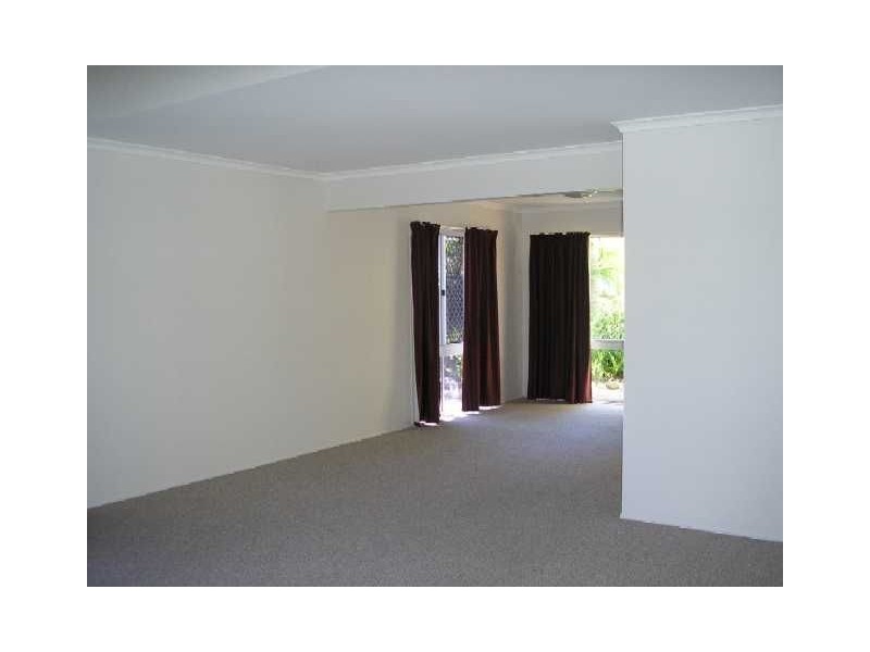 6 Intrepid Court, Newport QLD 4020