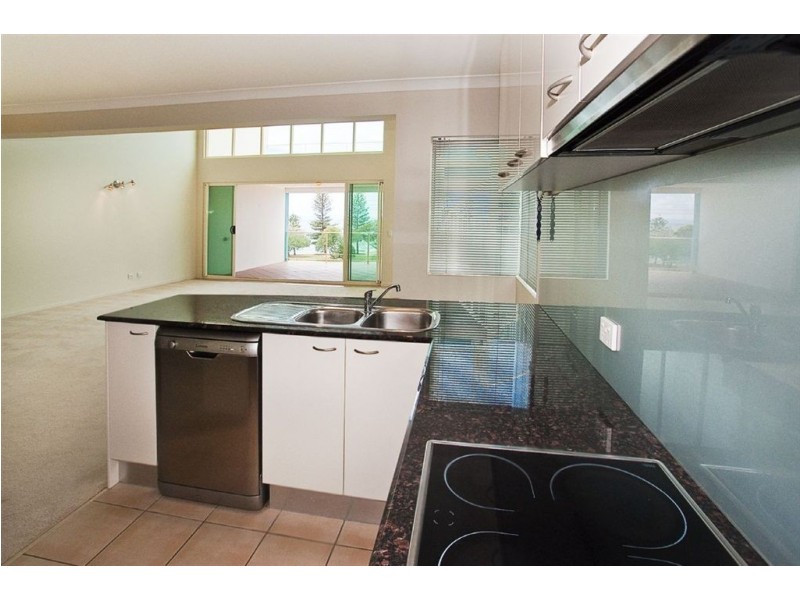 6/55 Landsborough Avenue, Scarborough QLD 4020