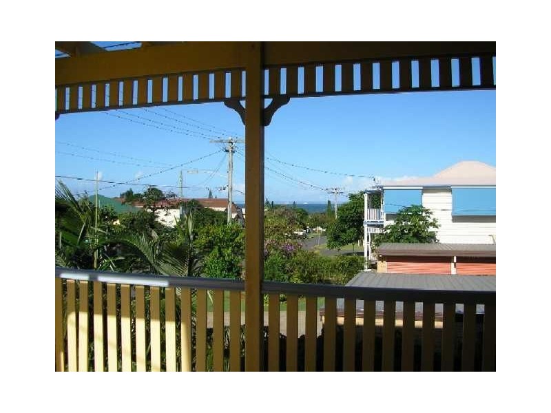 2/21 james Street, Scarborough QLD 4020