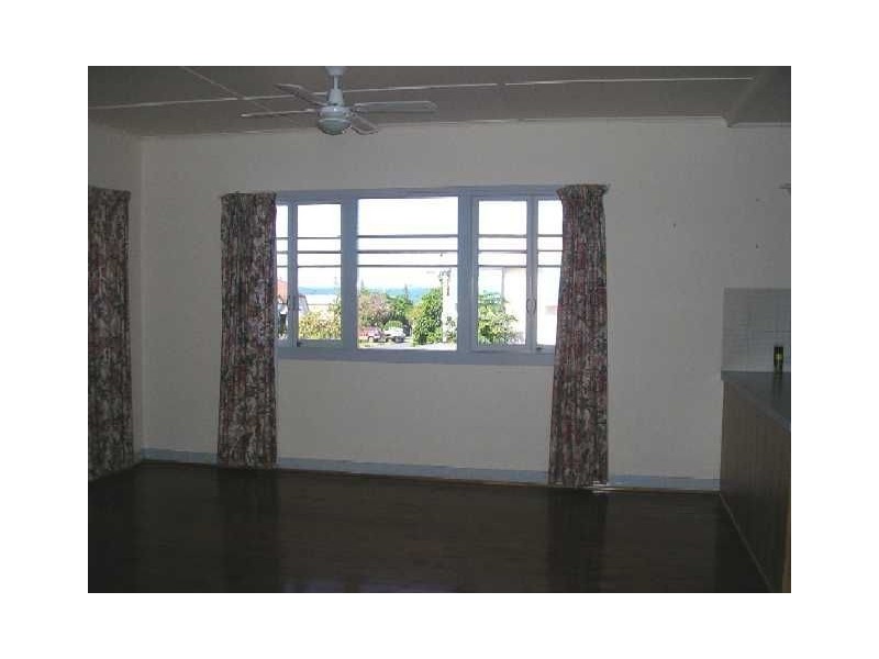 2/21 james Street, Scarborough QLD 4020