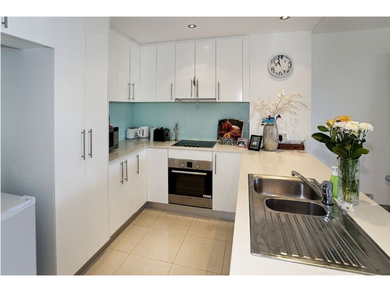 17/83 Marine Parade, Redcliffe QLD 4020