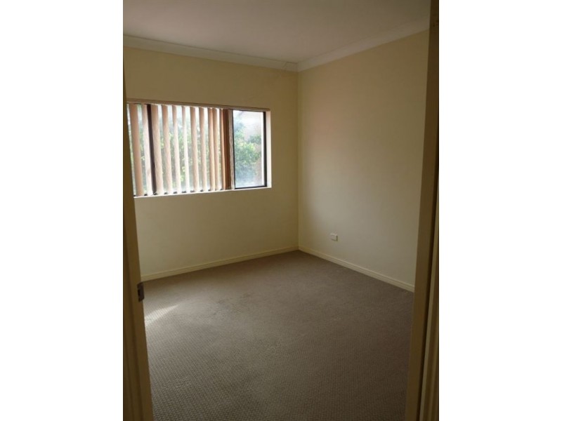 3 2-4 Henry Street, Redcliffe QLD 4020
