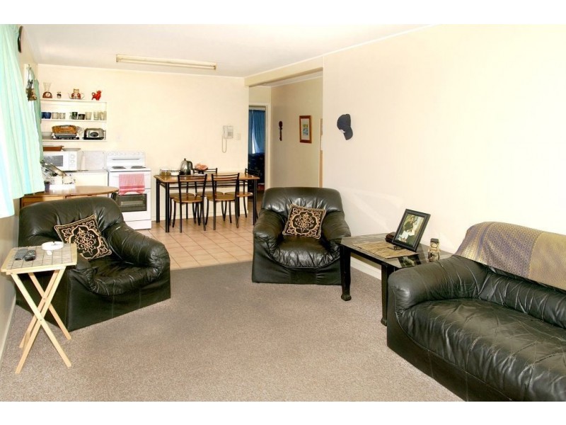 2 Longland Street, Redcliffe QLD 4020