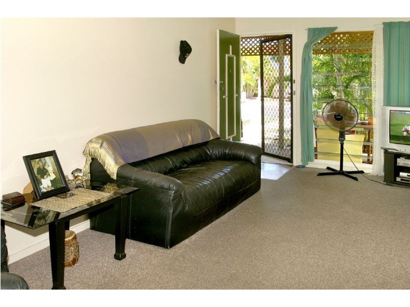 2 Longland Street, Redcliffe QLD 4020