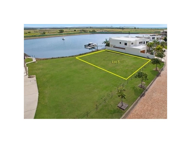5 Thistle Court, Newport QLD 4020