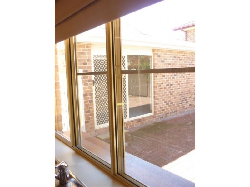 100 Cambridge Street, Rothwell QLD 4022