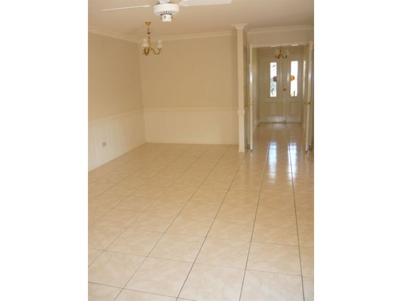 100 Cambridge Street, Rothwell QLD 4022