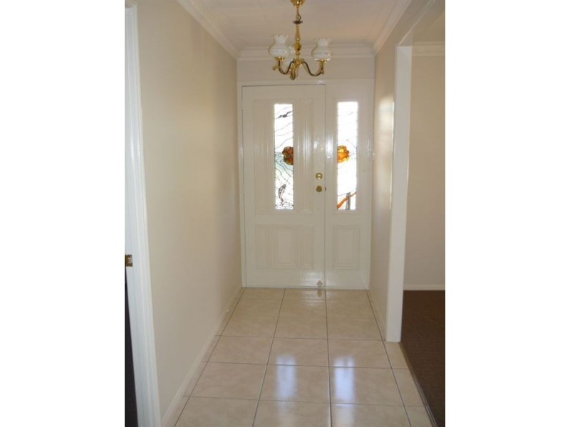100 Cambridge Street, Rothwell QLD 4022