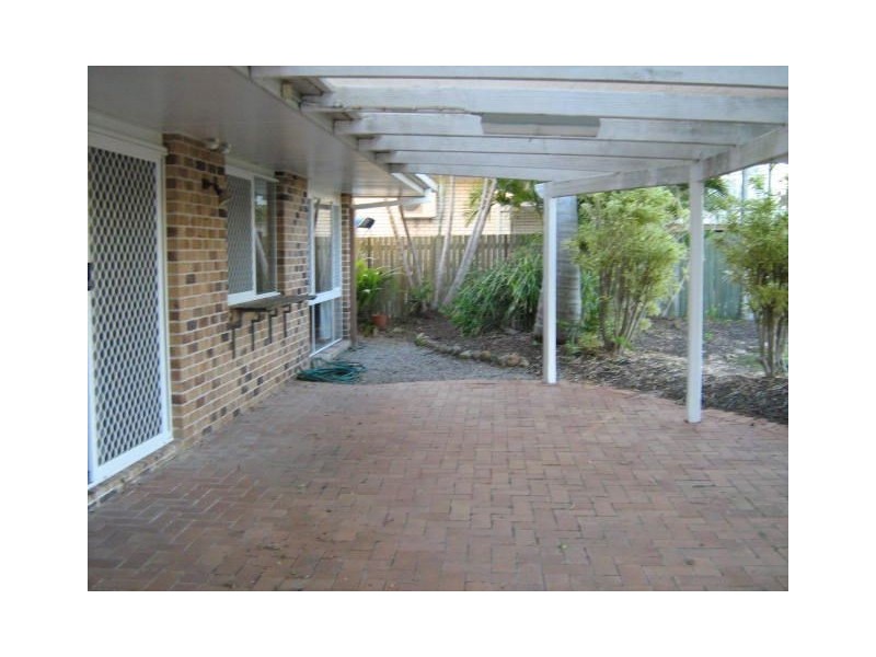 6 Intrepid Crt, Scarborough QLD 4020