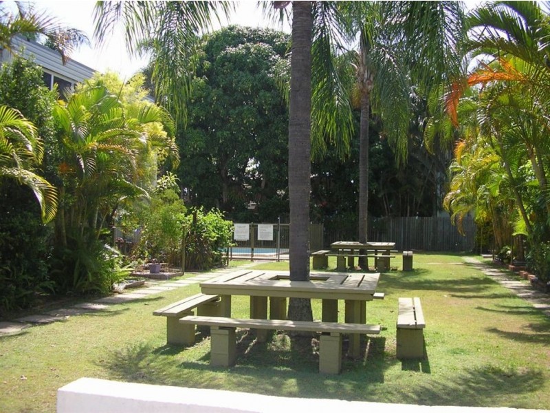 1/2A Moffat Street, Scarborough QLD 4020