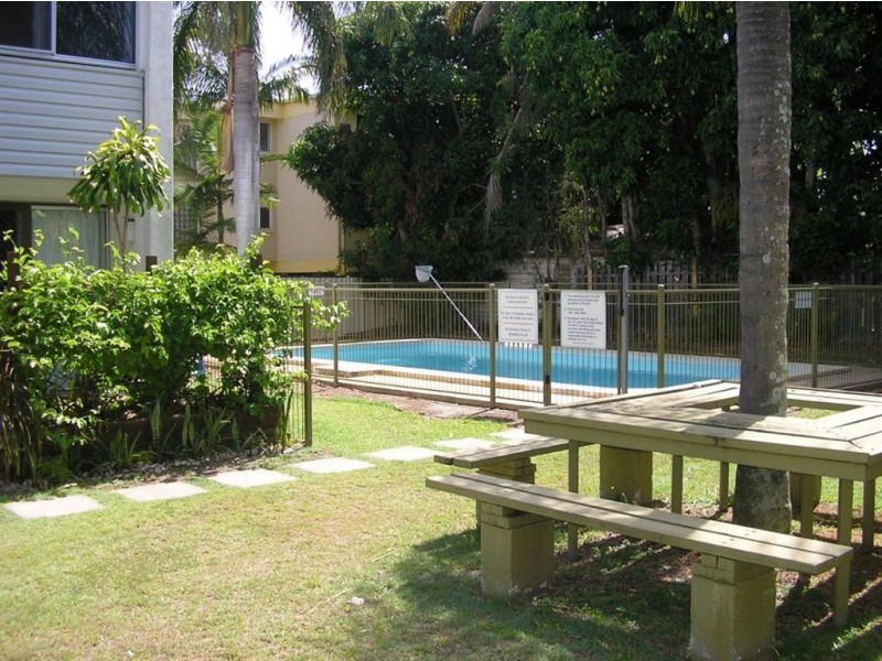 1/2A Moffat Street, Scarborough QLD 4020