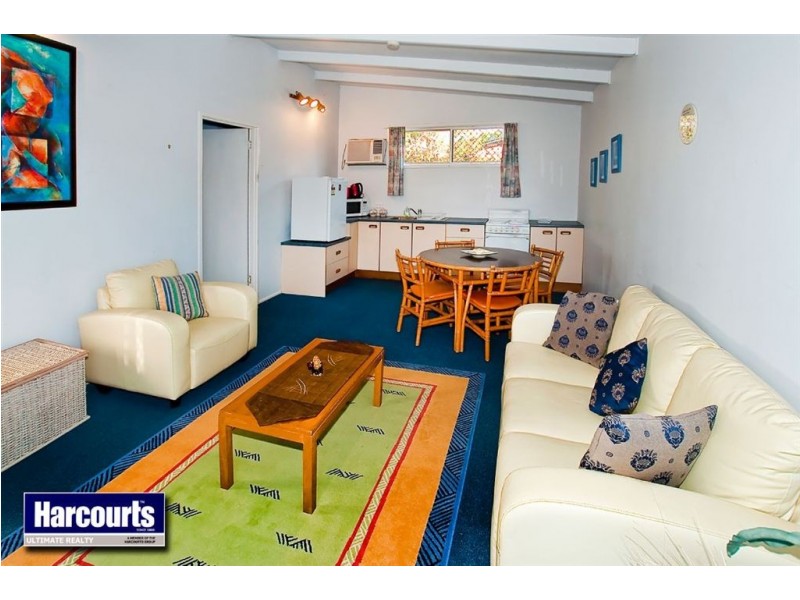 12 La Salle Drive, Newport QLD 4020