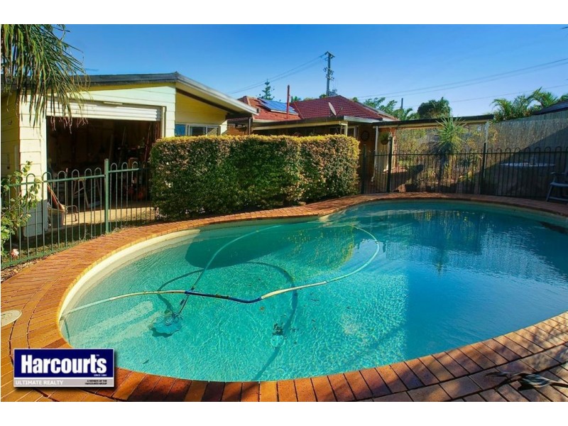 12 La Salle Drive, Newport QLD 4020