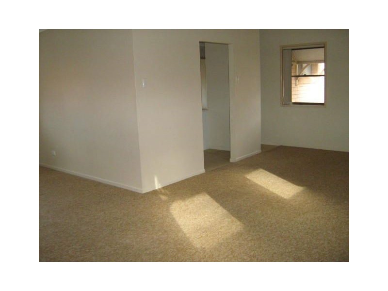 2/17 Dix Street, Redcliffe QLD 4020