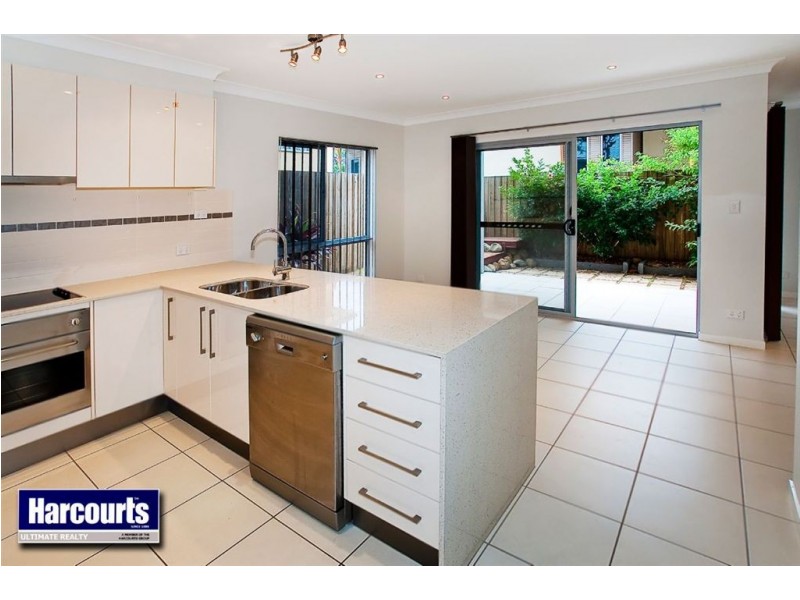 2/32 Bunton Street, Scarborough QLD 4020